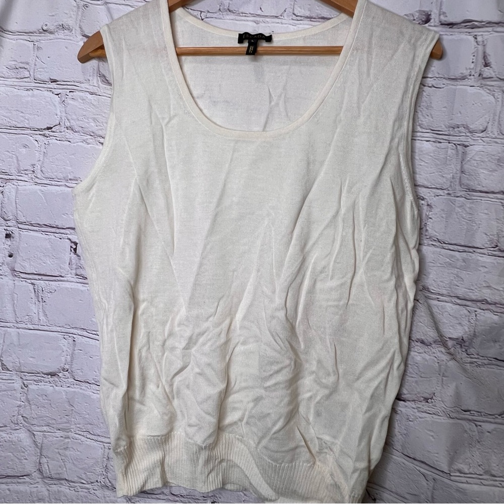 Escada Women's Lightweight Sleeveless Sweater Vest Pullover Off White Size Large